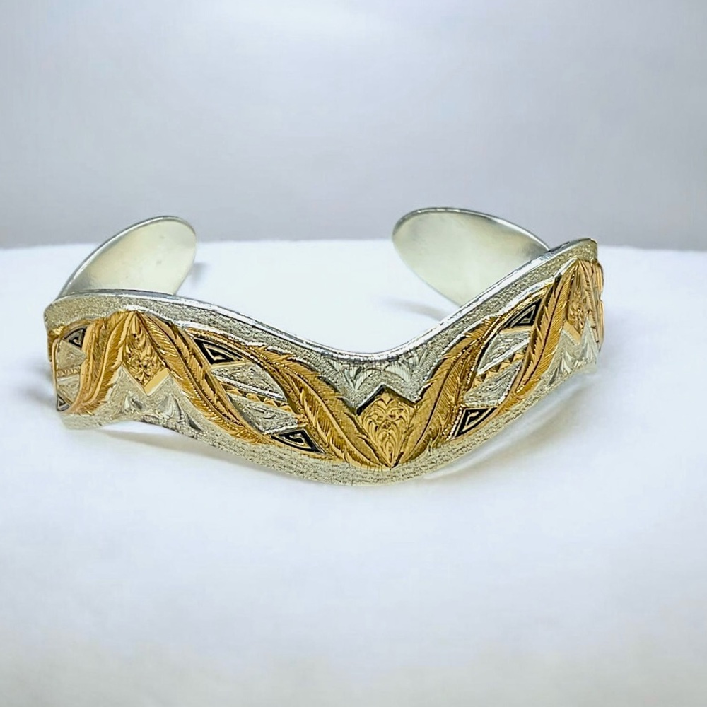 🌺Montana Silversmiths Cuff Bracelet - Picture 2 of 14
